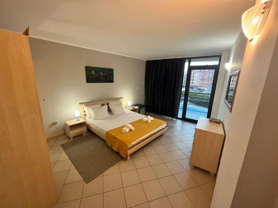 Large Apartment In 써니비치 외부 사진