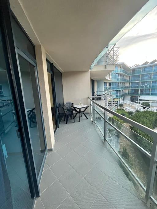 Large Apartment In 써니비치 외부 사진