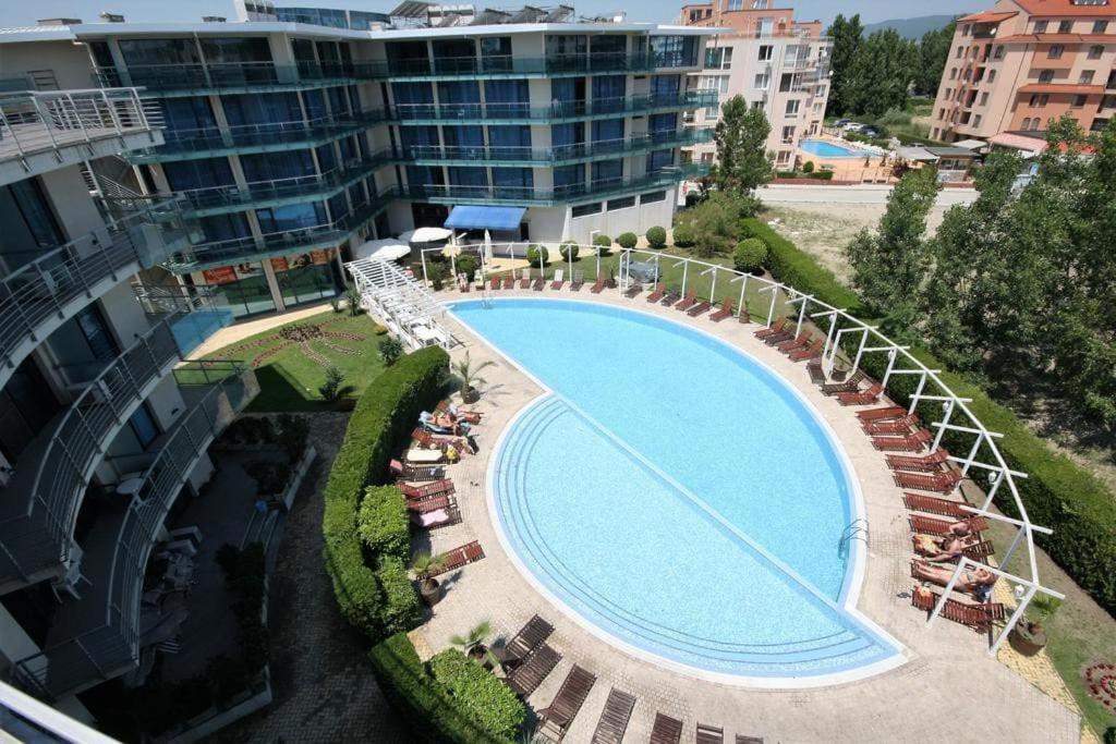 Large Apartment In 써니비치 외부 사진