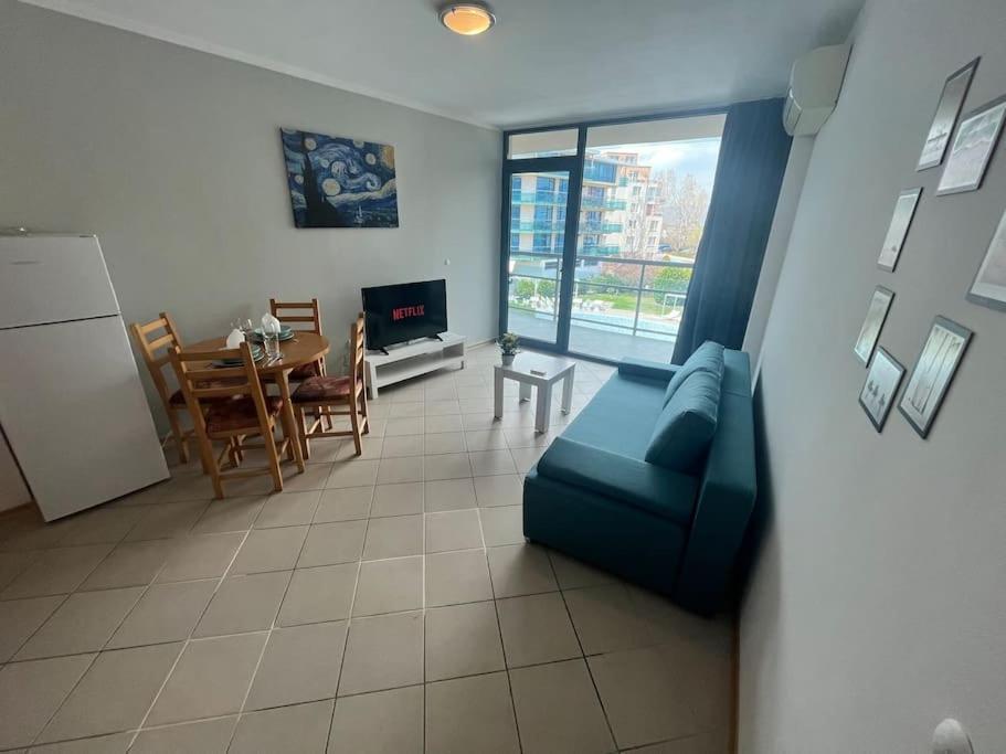 Large Apartment In 써니비치 외부 사진